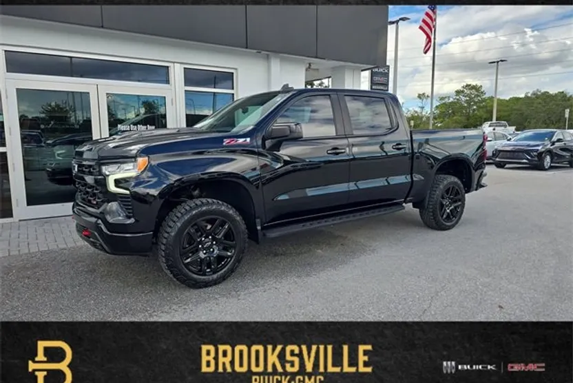 2023 Chevrolet Silverado Trail Boss LT photo 1