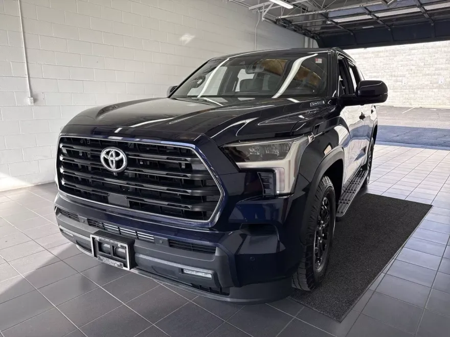 2025 Toyota Sequoia SR5 photo 1