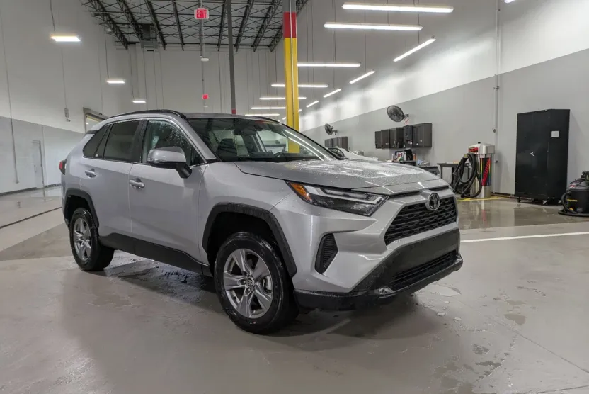 2024 Toyota RAV4 XLE photo 1
