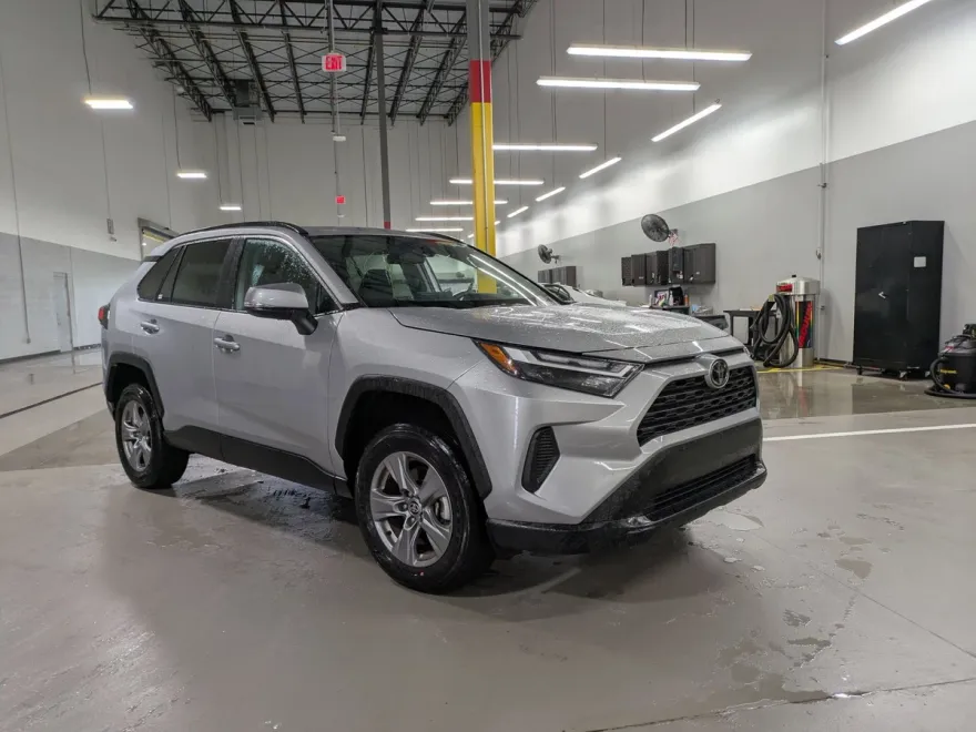 2024 Toyota RAV4 XLE photo 1