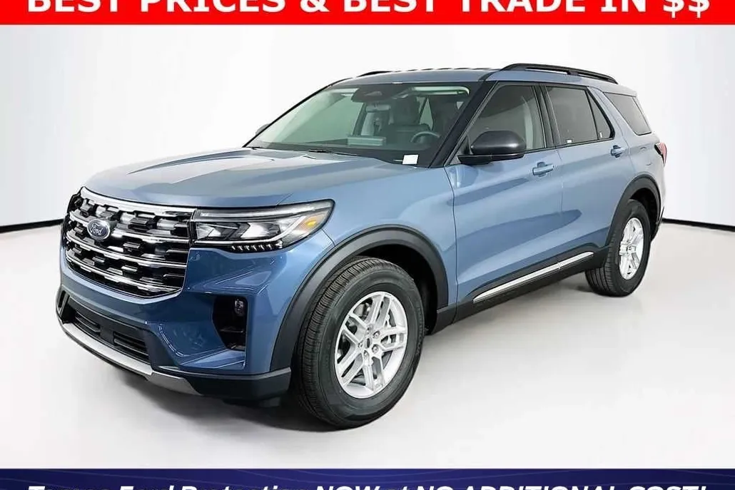 2025 Ford Explorer photo 1