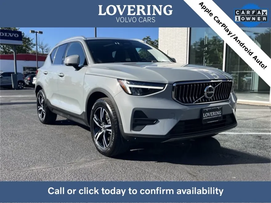 2025 Volvo XC40 Core photo 1