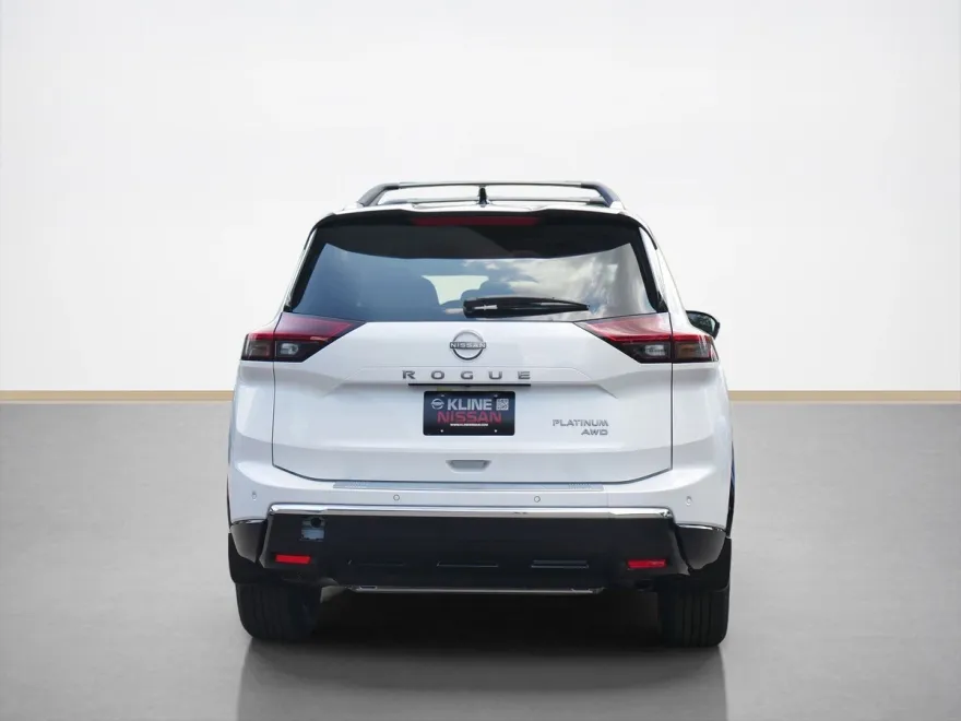 2025 Nissan Rogue Platinum photo 1