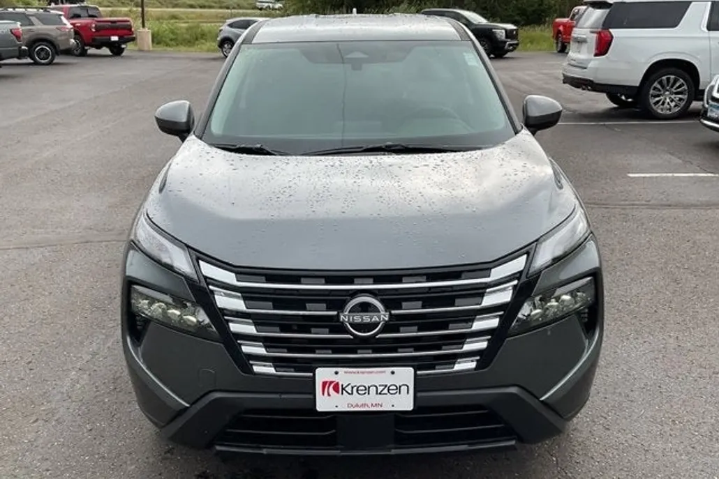 2026 Nissan Rogue SV photo 1