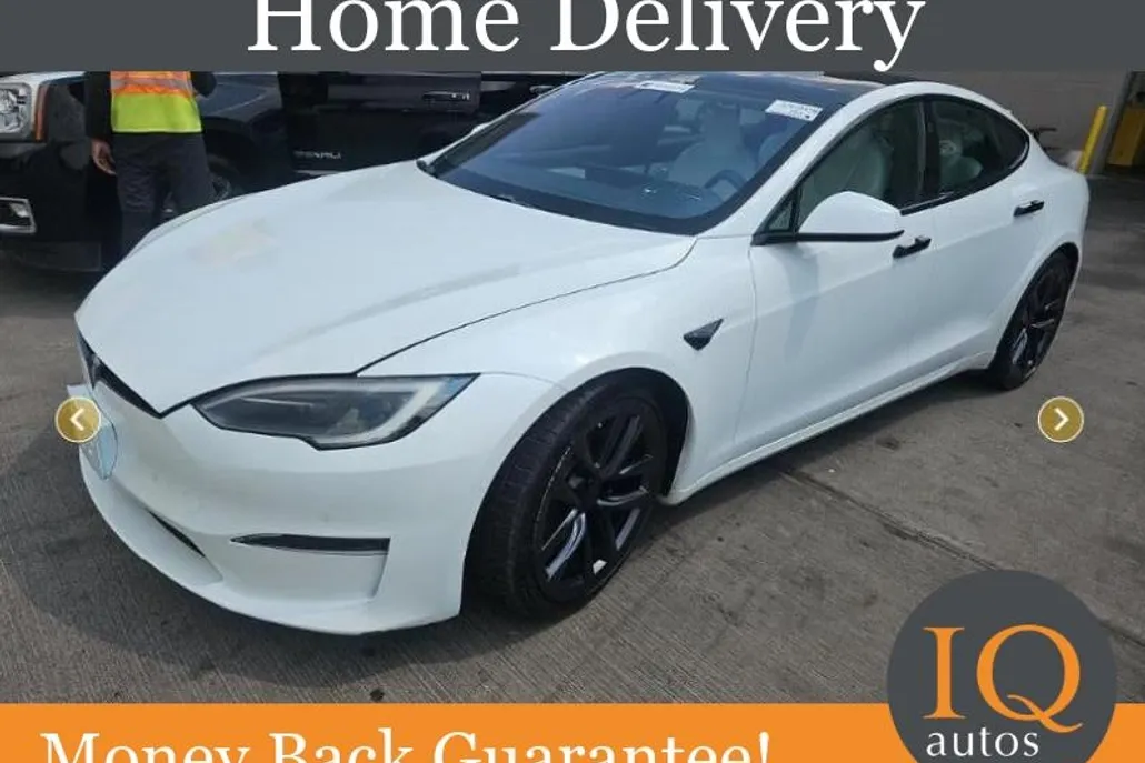 2022 Tesla Model S Plaid photo 1