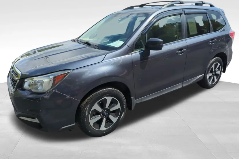 2017 Subaru Forester 2.5i Premium photo 1