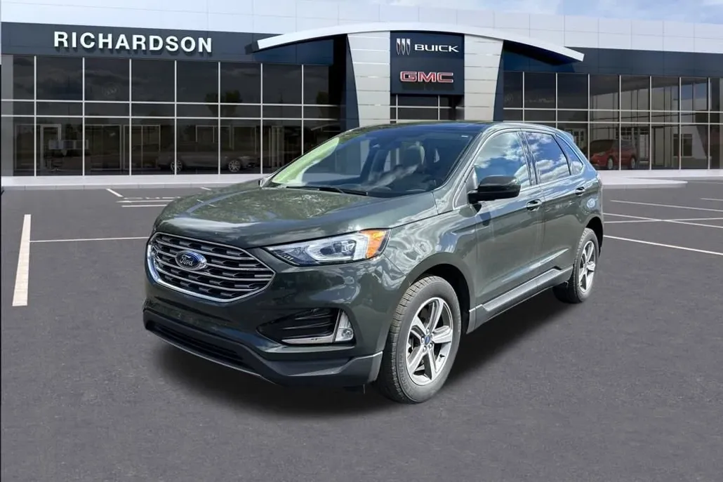 2022 Ford Edge SEL photo 1