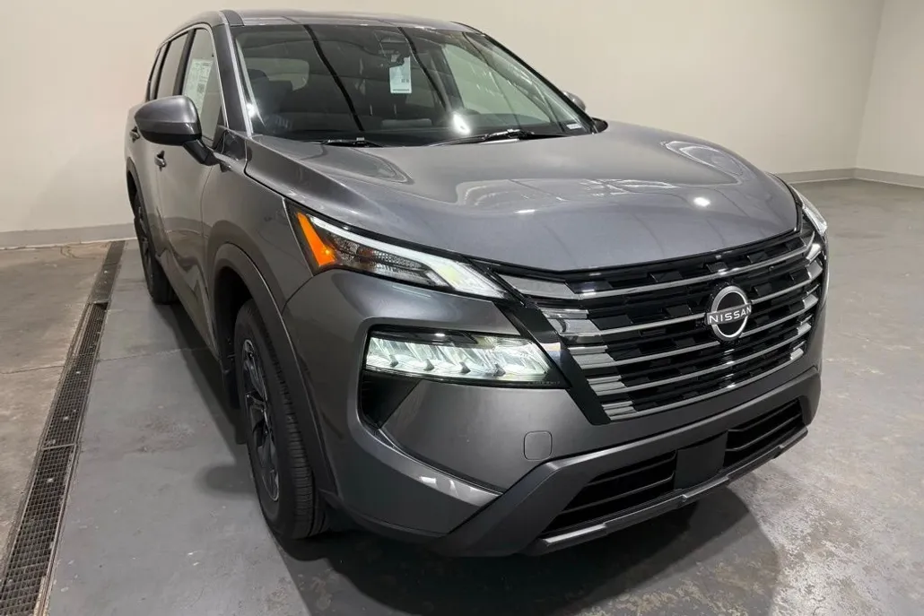 2026 Nissan Rogue SV photo 1