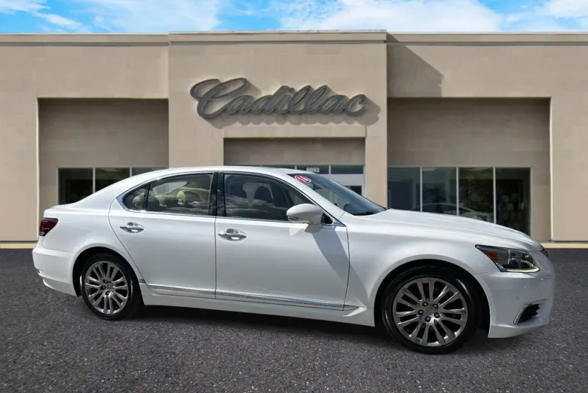 2016 Lexus LS 460 photo 1