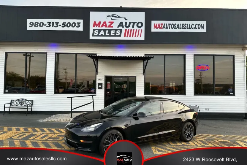2021 Tesla Model 3 Standard Range Plus photo 1