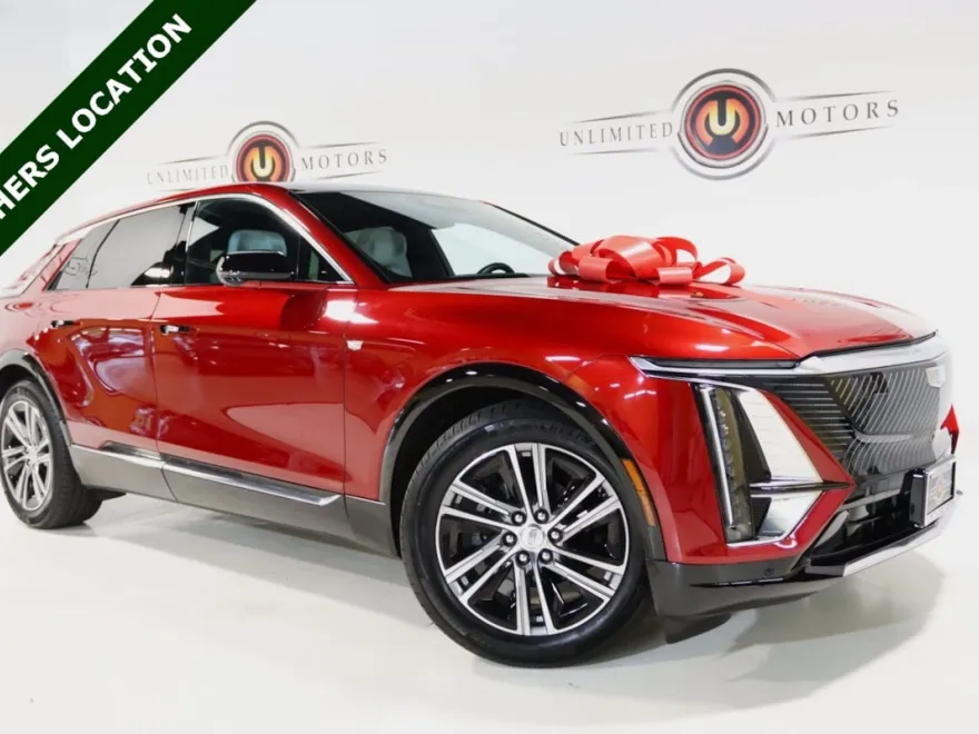 2024 Cadillac Lyriq Luxury photo 1