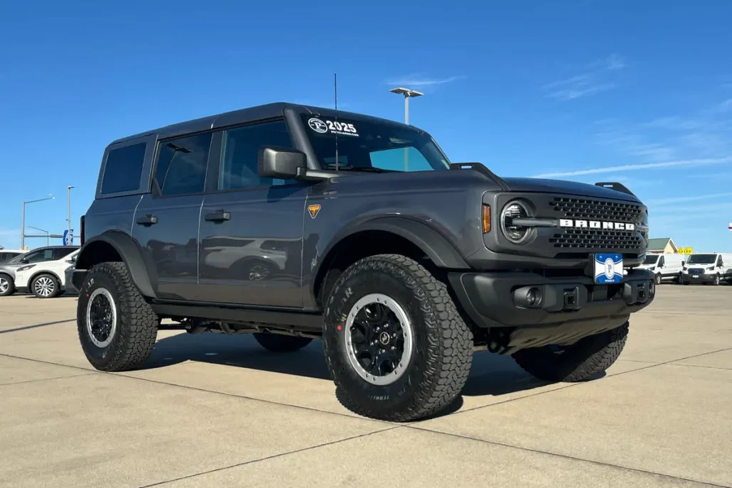 2025 Ford Bronco Badlands photo 1