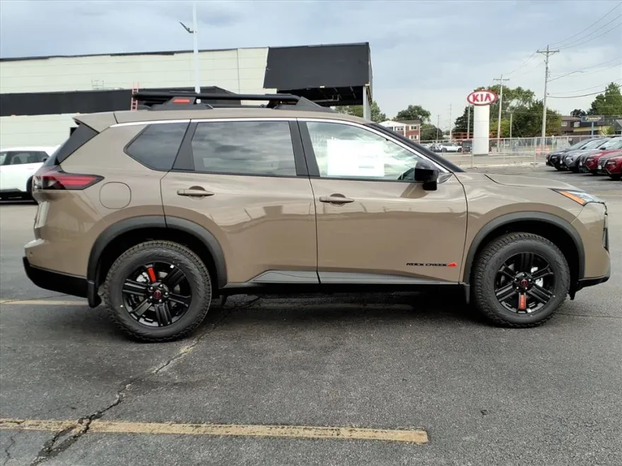2026 Nissan Rogue SV photo 1