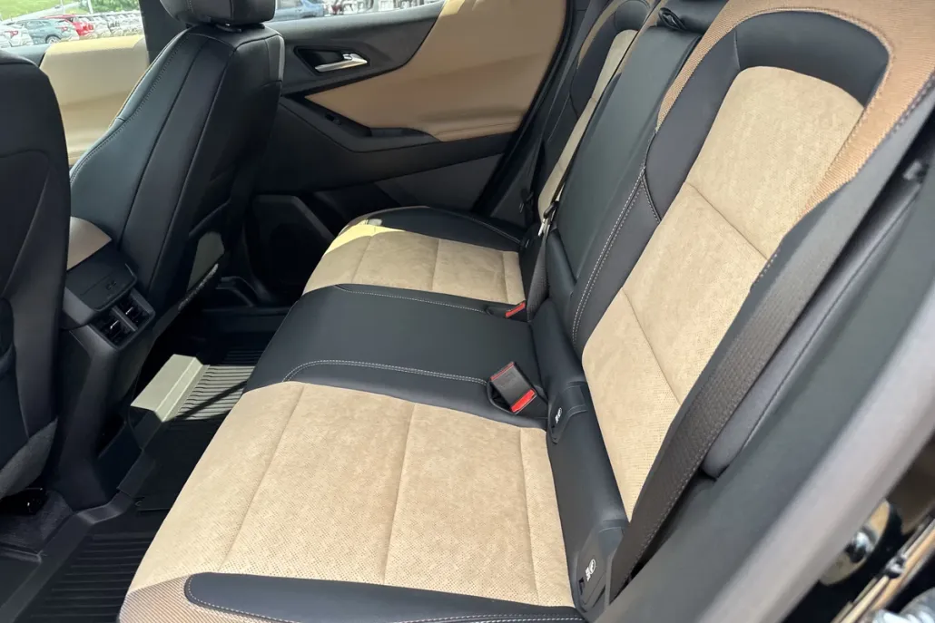 2026 Chevrolet Equinox ACTIV photo 1