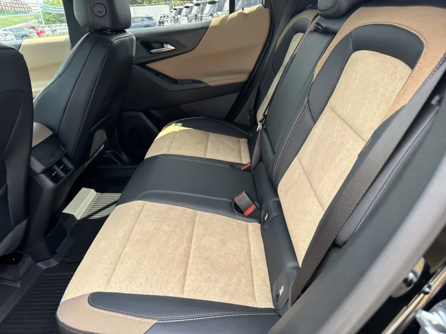 2026 Chevrolet Equinox ACTIV photo 1