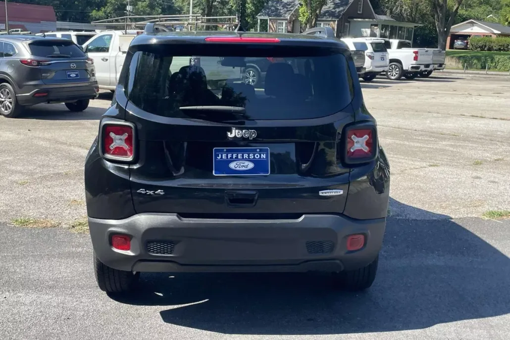 2022 Jeep Renegade Latitude photo 1