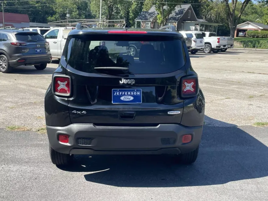 2022 Jeep Renegade Latitude photo 1