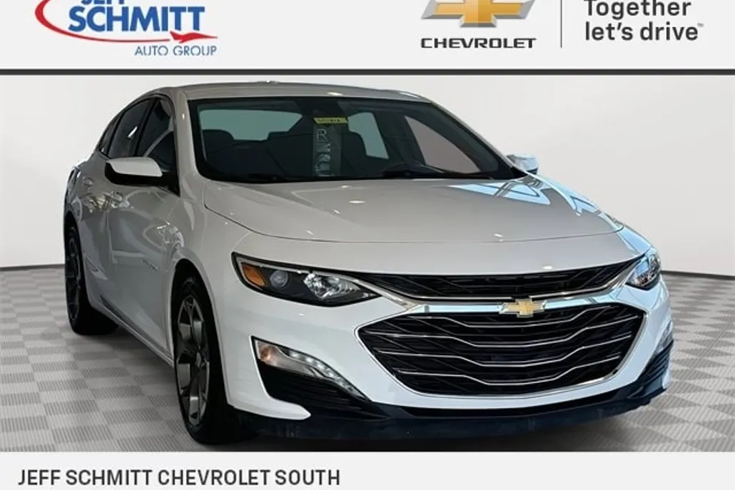 2024 Chevrolet Malibu 1LT photo 1
