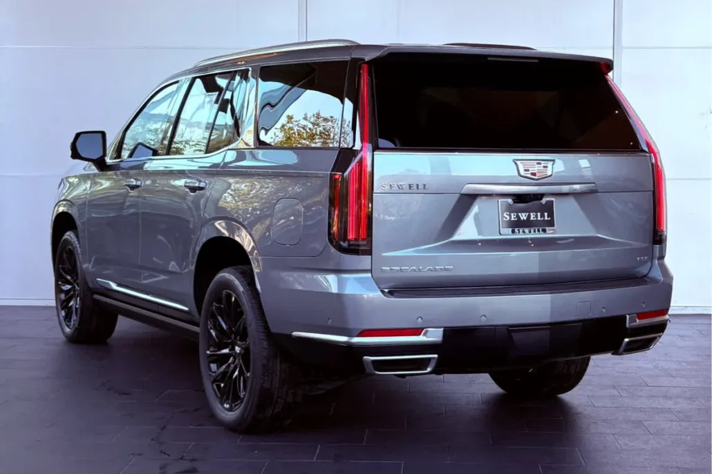 2025 Cadillac Escalade Premium Luxury photo 1