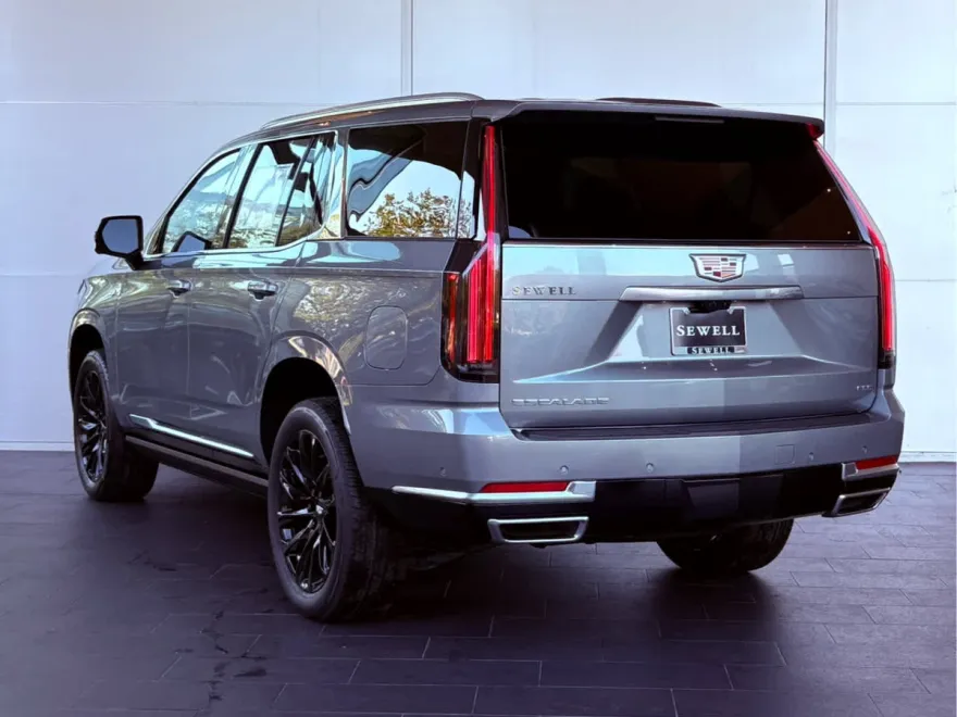 2025 Cadillac Escalade Premium Luxury photo 1