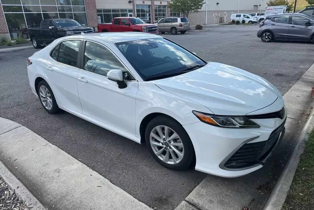 2024 Toyota Camry LE photo 1