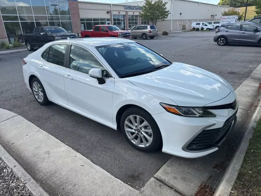 2024 Toyota Camry LE photo 1