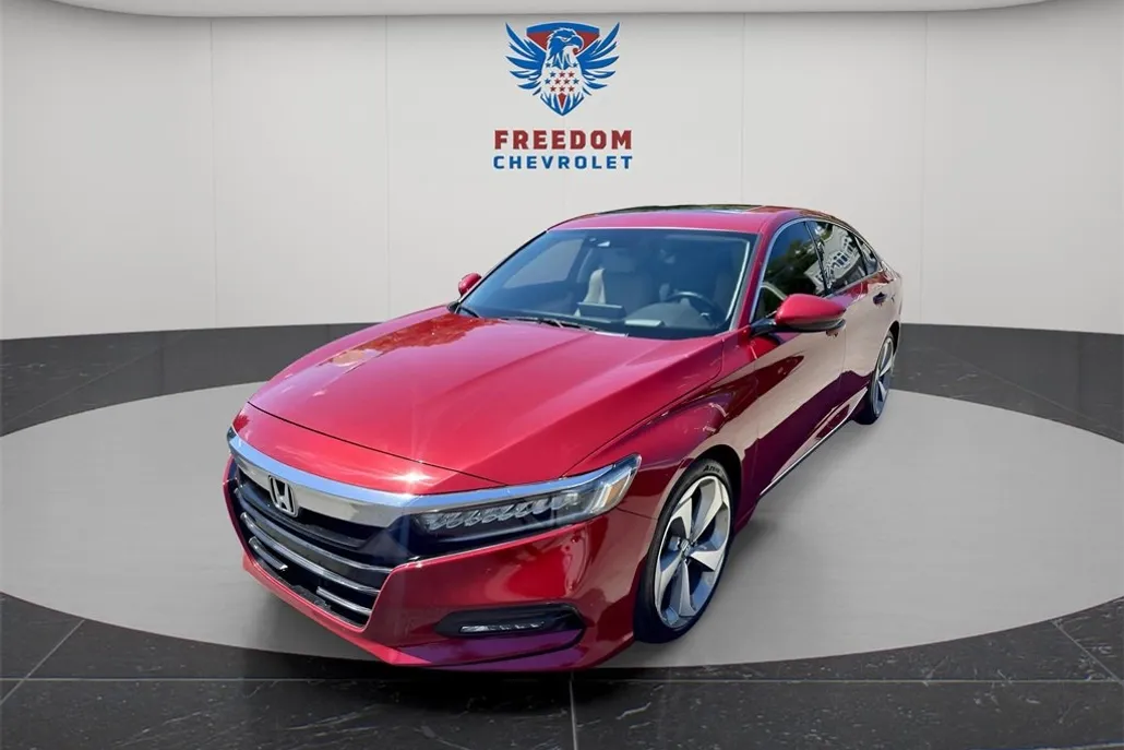2018 Honda Accord Touring 1.5T photo 1
