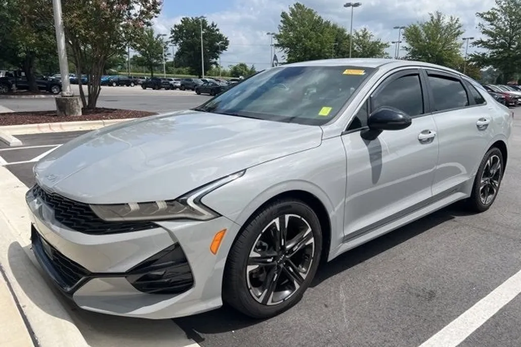 2023 Kia K5 GT-Line photo 1