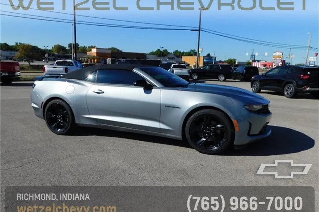2024 Chevrolet Camaro 1LT photo 1