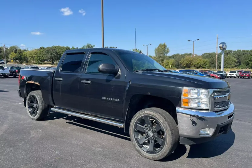 2012 Chevrolet Silverado 1500 LT photo 1
