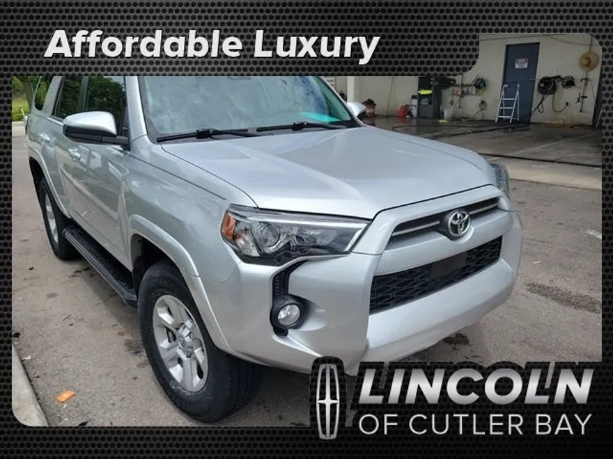 2020 Toyota 4Runner SR5 photo 1