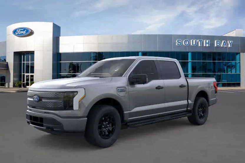 2025 Ford F-150 Lightning XLT photo 1