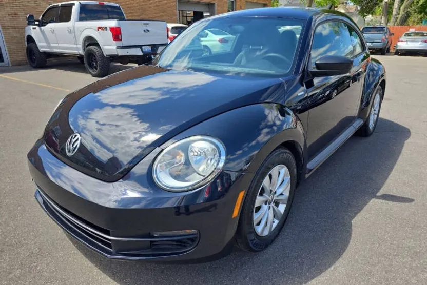 2016 Volkswagen Beetle 1.8T Wolfsburg Edition photo 1