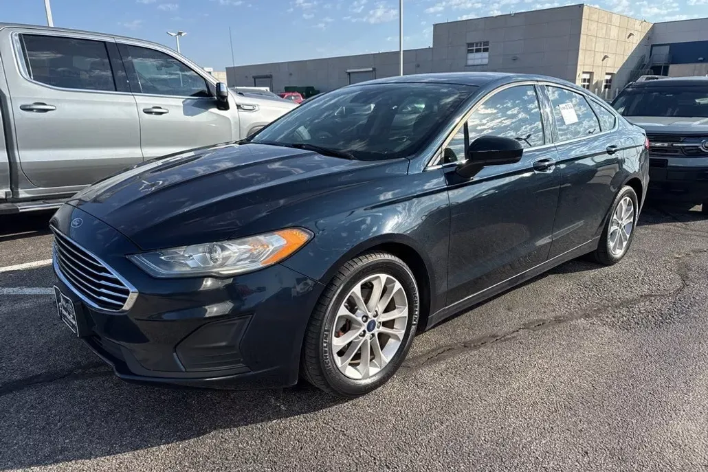 2020 Ford Fusion SE photo 1