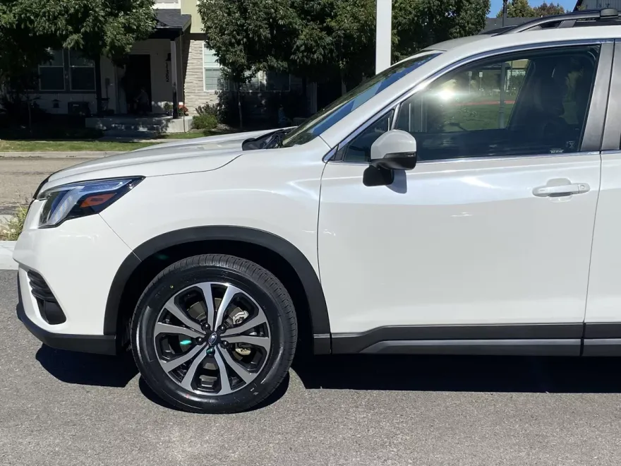 2022 Subaru Forester Limited photo 1