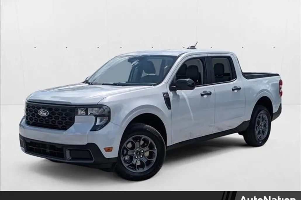 2025 Ford Maverick XLT photo 1