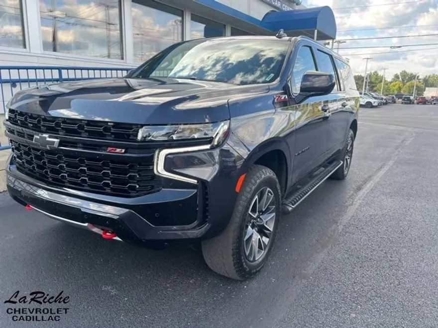 2023 Chevrolet Suburban Z71 photo 1