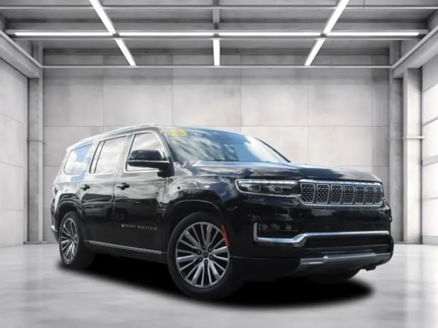 2023 Jeep Grand Wagoneer III photo 1