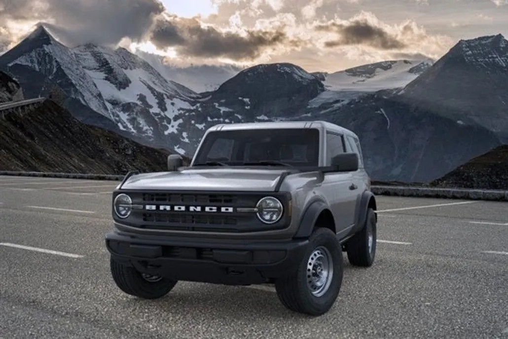 2025 Ford Bronco Base photo 1