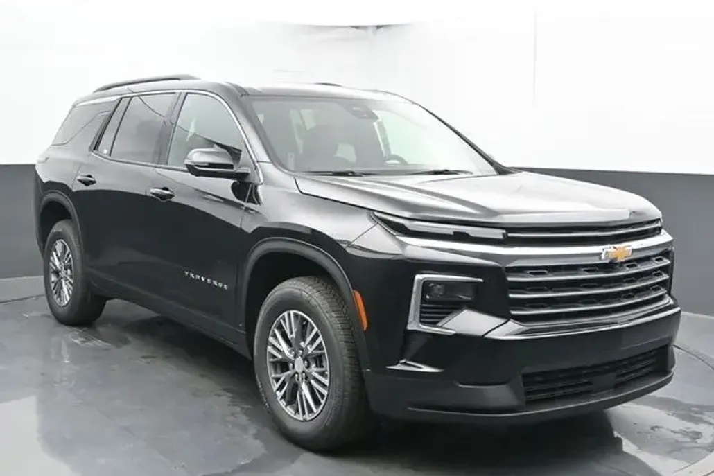 2025 Chevrolet Traverse 1LT photo 1