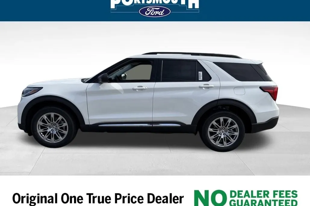 2025 Ford Explorer photo 1