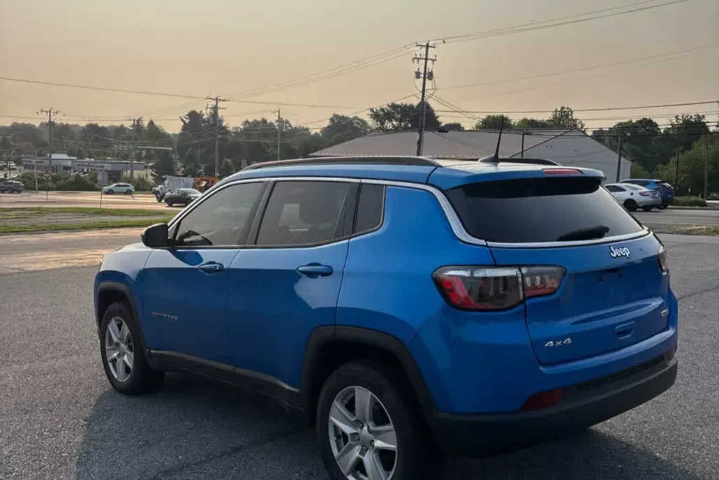 2022 Jeep Compass Latitude photo 1