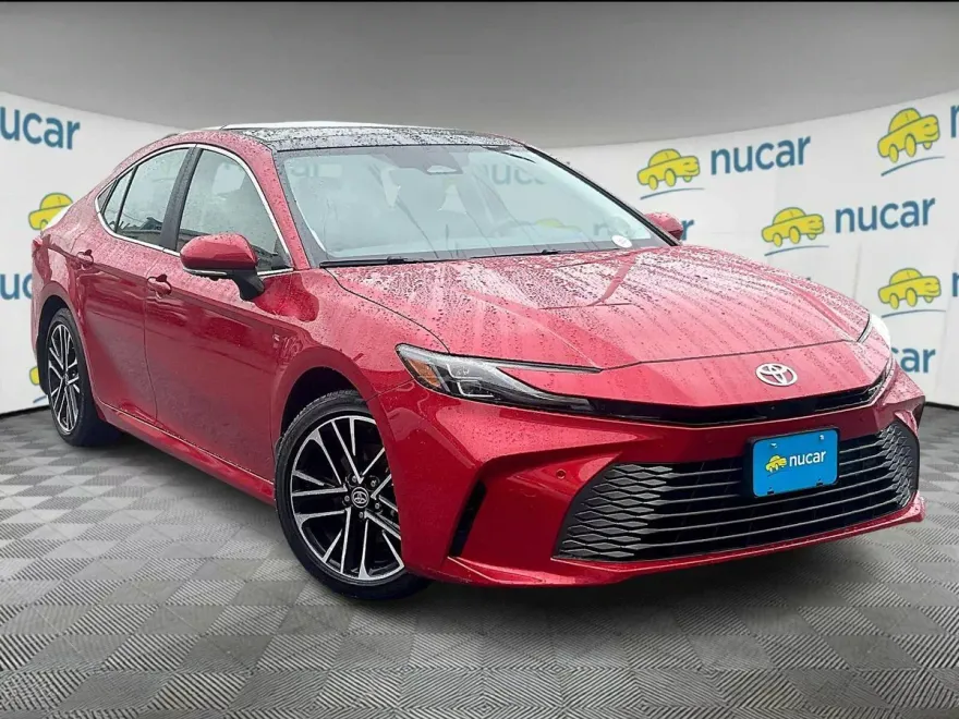 2025 Toyota Camry XLE photo 1