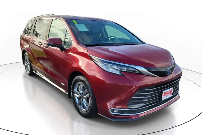 2021 Toyota Sienna Limited photo 1