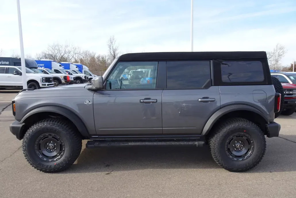 2024 Ford Bronco Outer Banks photo 1