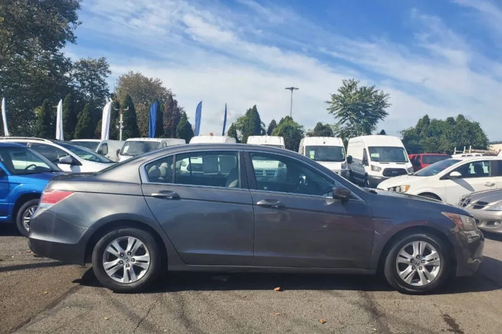2010 Honda Accord LX-P photo 1