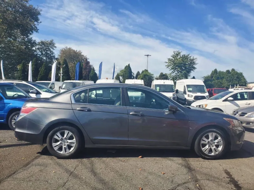 2010 Honda Accord LX-P photo 1