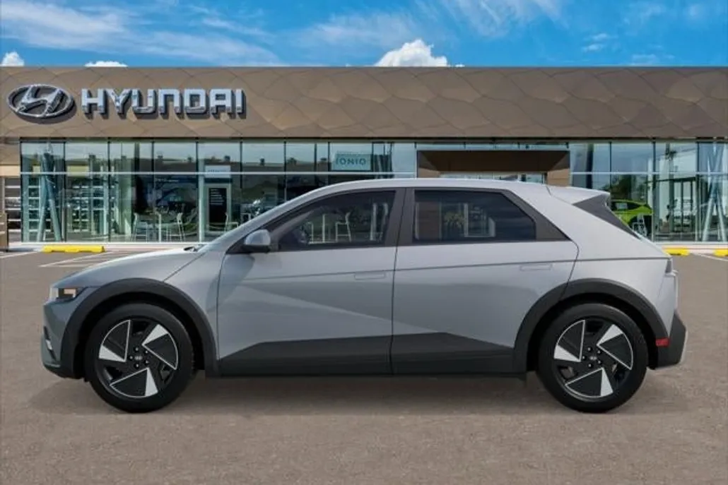 2025 Hyundai Ioniq 5 SE photo 1