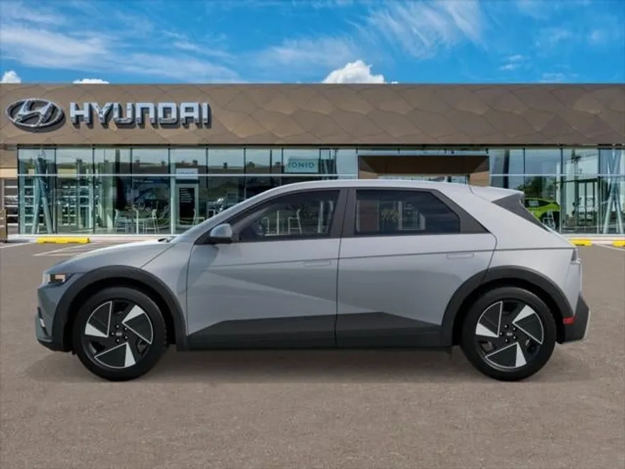 2025 Hyundai Ioniq 5 SE photo 1