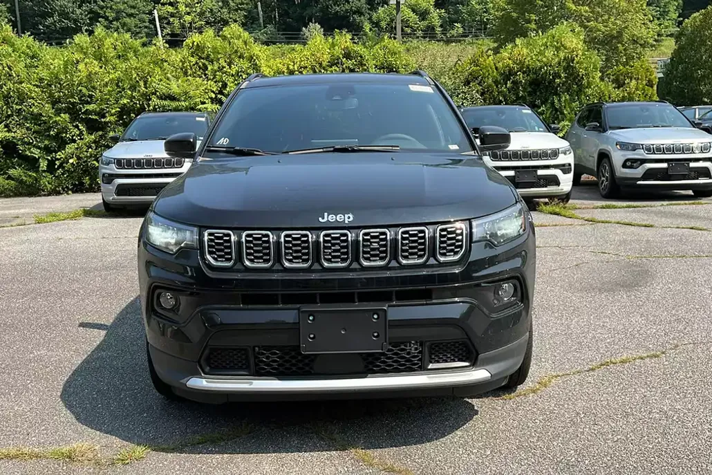2025 Jeep Compass Limited photo 1
